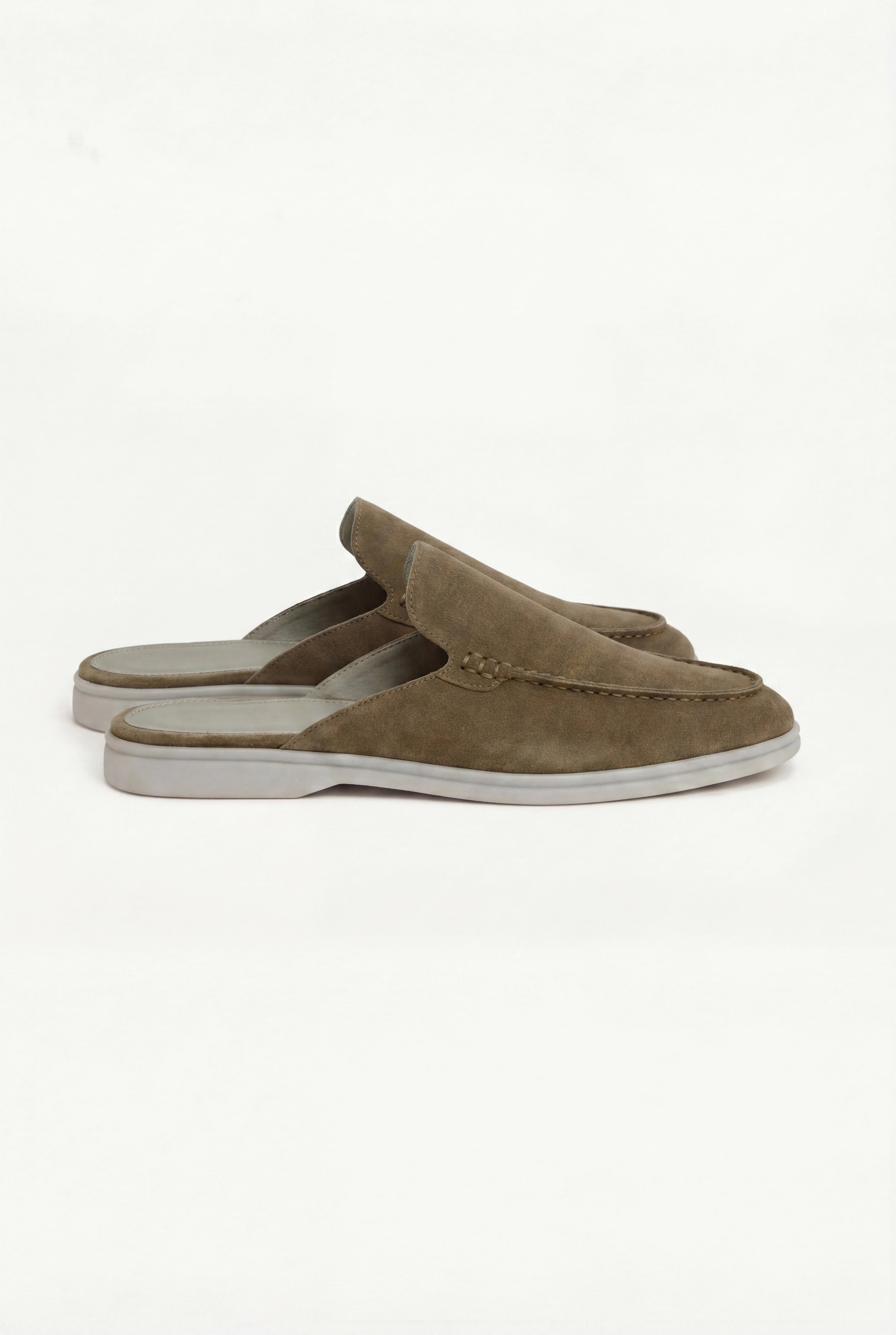 Olive Suède Yacht Mule