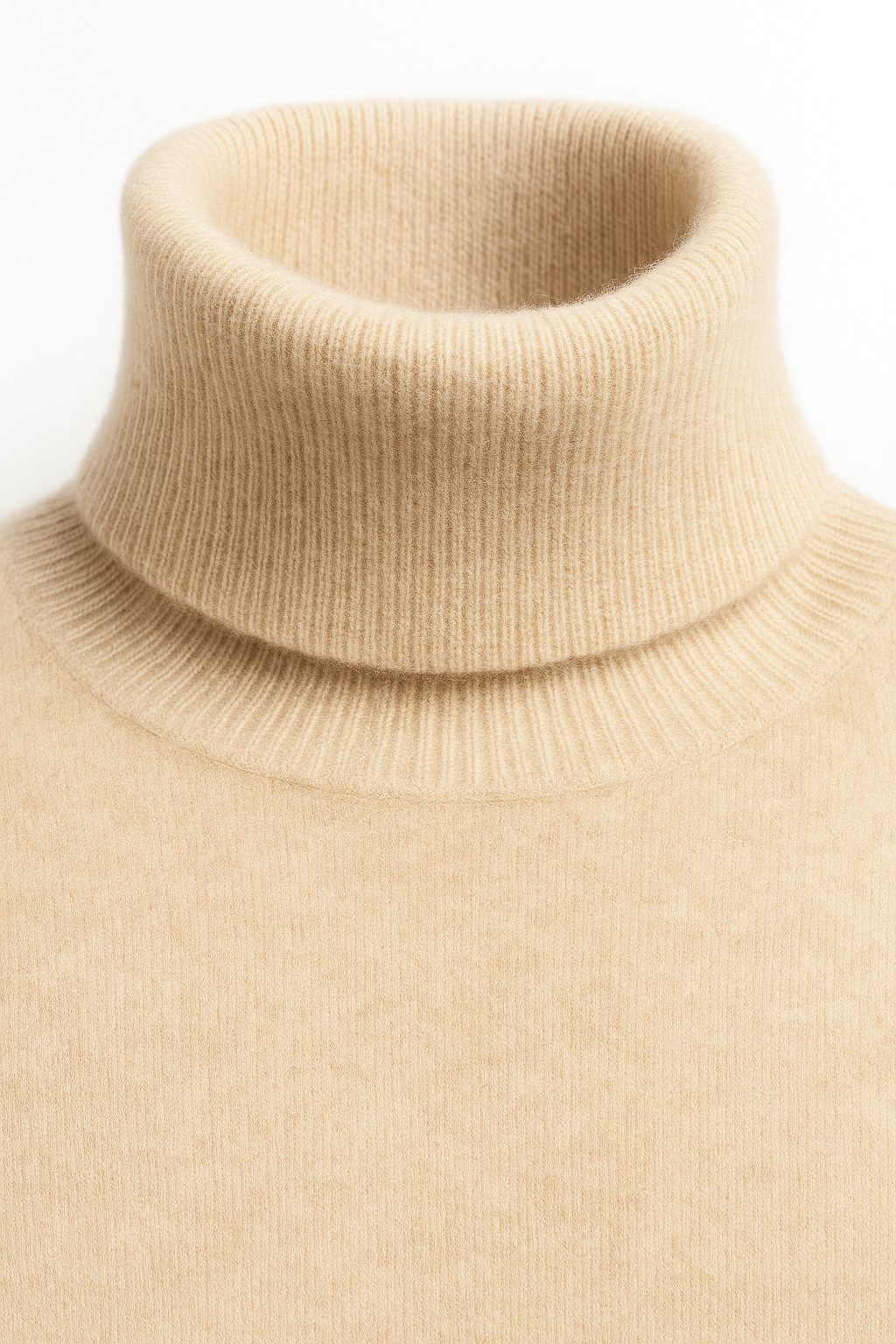 Beige Carezza cashmere turtleneck sweater by Emiral Couture, featuring a soft texture and elegant, relaxed fit.