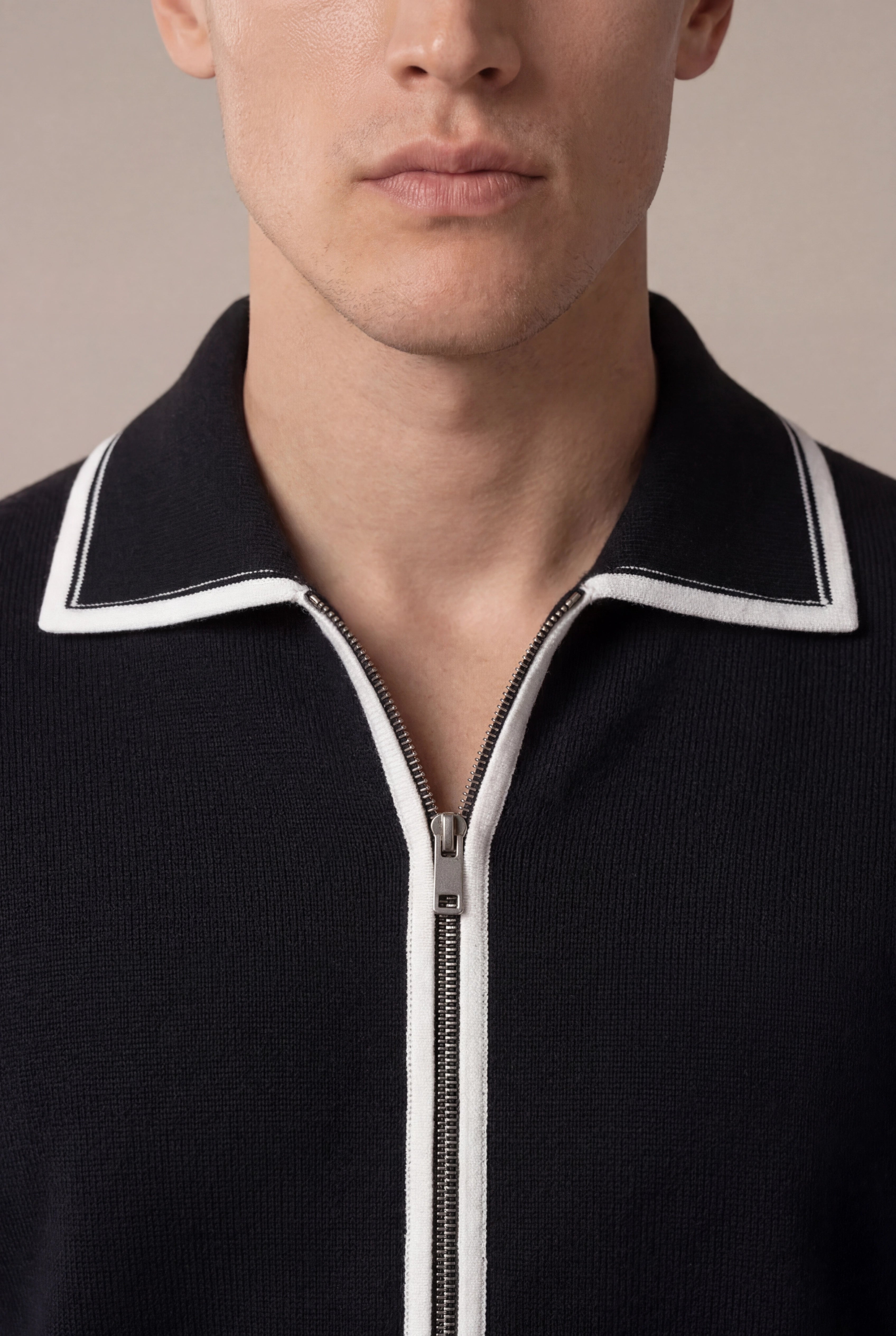 Carveli Classic City Zip Up Black