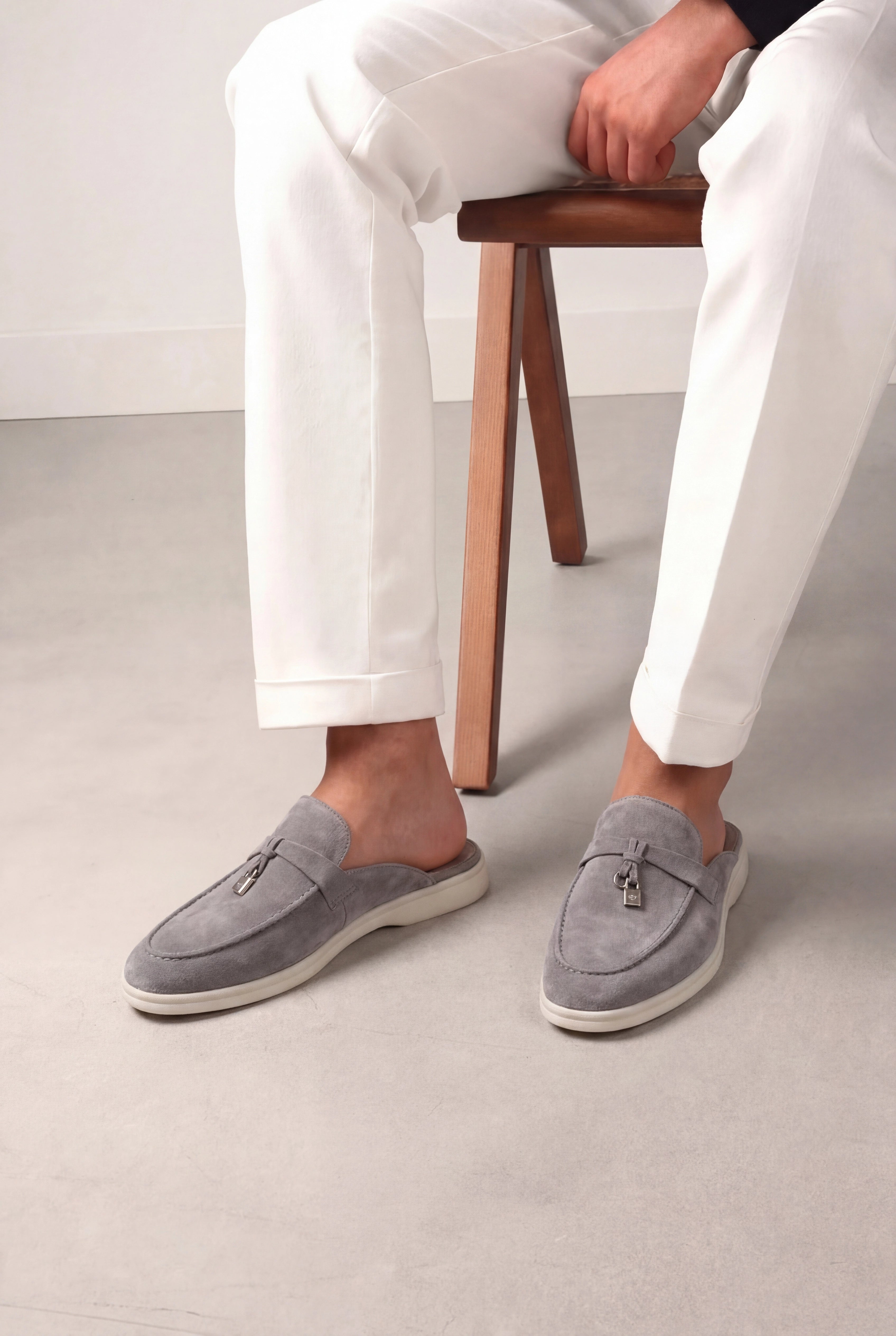 Suède Light Grey Explorer Mule